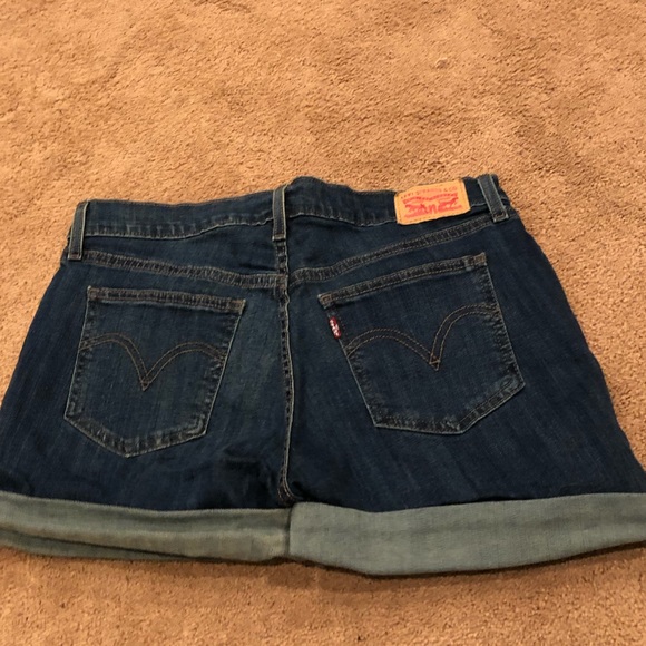 Levi’s Dark Wash Denim Shorts - Picture 2 of 5